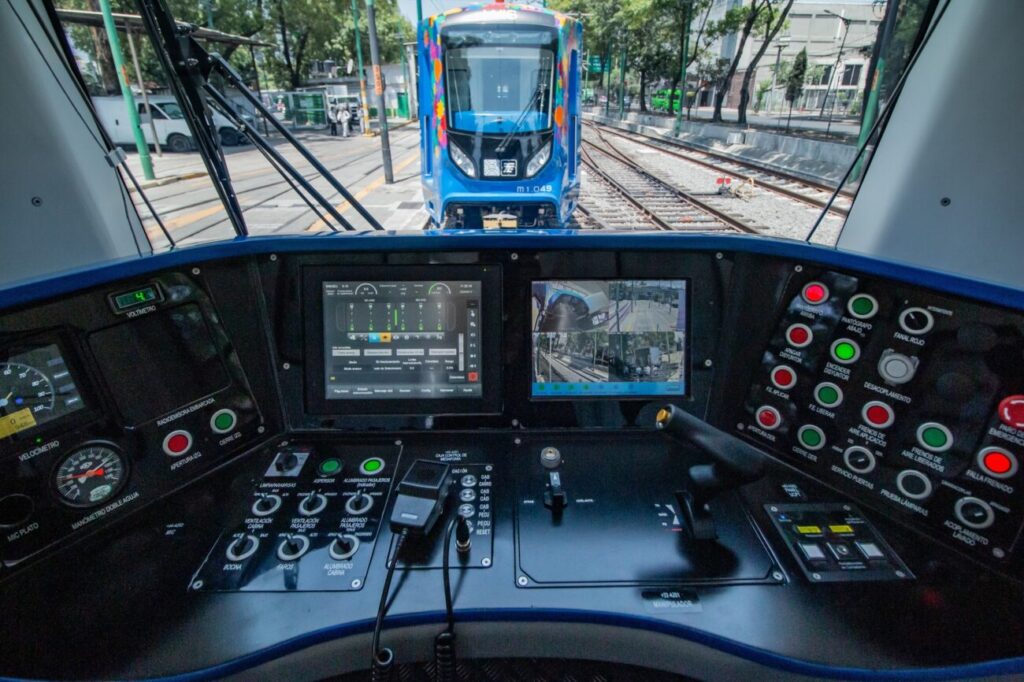 Gobierno de la CDMX estrena nueve trenes ligeros: Más eficiencia en el transporte