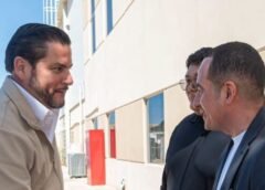 Entrega Ismael Burgueño Ruiz distintivo ACORDE a empresa Markwins International